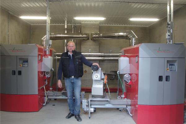 Biomassa verwarming voor varkens- en kippenkwekerijen